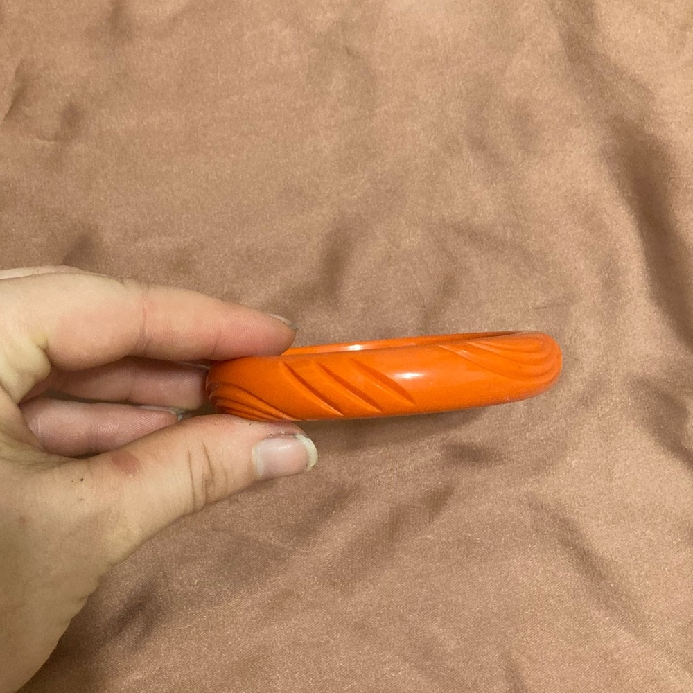 Splendette Classic Midi Papaya Heavy Carve Bangle